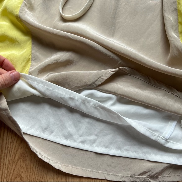 Judith and Charles Silk beige/lime yellow dress with drawstring - Picture 4 of 5